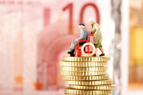 為什么有人希望提早退休？養老金不是越晚退休錢(qián)越多嗎？